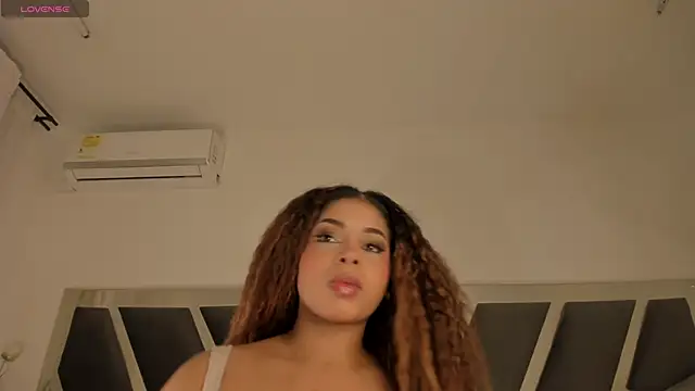 Snapshot of Samanntha_Rose chatting on 30, 10, 2025 Samanntha Rose online show from 30, 10, 2025