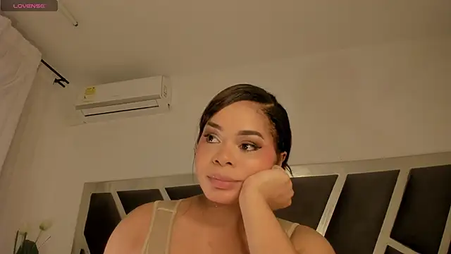 Snapshot of Samanntha_Rose chatting on 21, 11, 2025 Samanntha Rose online show from 21, 11, 2025