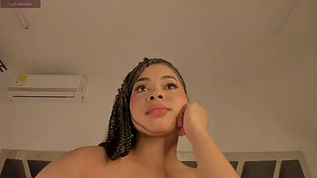 Snapshot of Samanntha_Rose chatting on 18, 10, 2025 Samanntha Rose online show from 18, 10, 2025