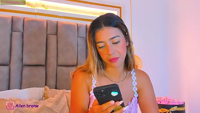 Snapshot of elianabrown chatting on 19, 11, 2025 elianabrown online show from 19, 11, 2025