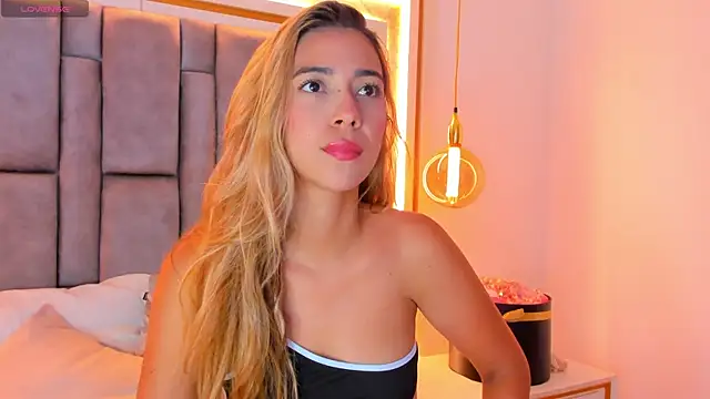 Snapshot of elianabrown chatting on 21, 5, 2026 elianabrown online show from 21, 5, 2026