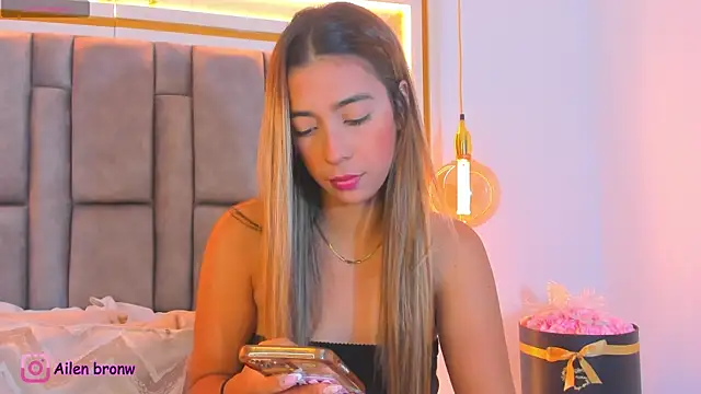 Snapshot of elianabrown chatting on 7, 10, 2025 elianabrown online show from 7, 10, 2025