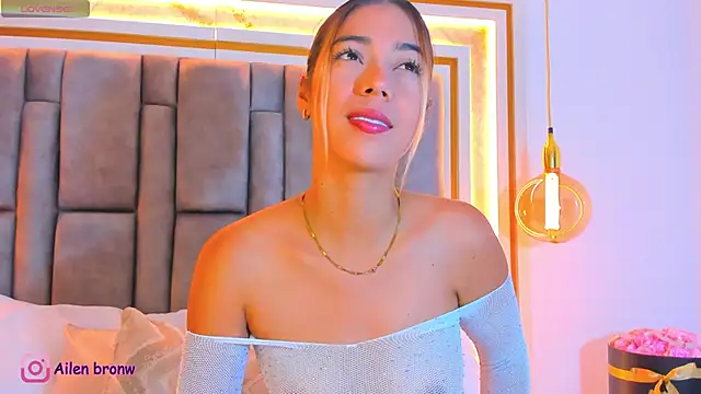 Snapshot of elianabrown chatting on 28, 10, 2025 elianabrown online show from 28, 10, 2025