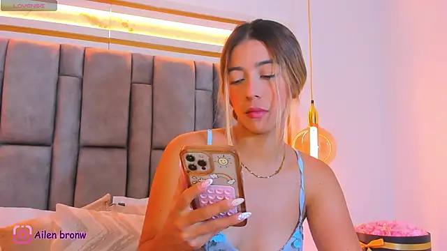 Snapshot of elianabrown chatting on 17, 10, 2025 elianabrown online show from 17, 10, 2025