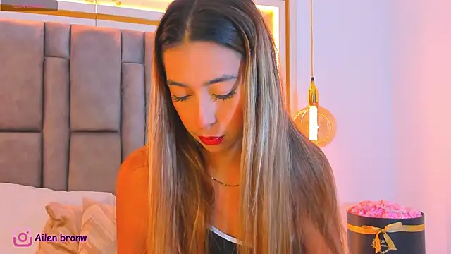 Snapshot of elianabrown chatting on 7, 11, 2025 elianabrown online show from 7, 11, 2025