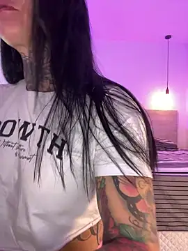 YasmimBrasil online show from 10, 11, 2025