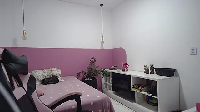 Snapshot of YasmimBrasil chatting on 17, 7, 2026 YasmimBrasil online show from 17, 7, 2026