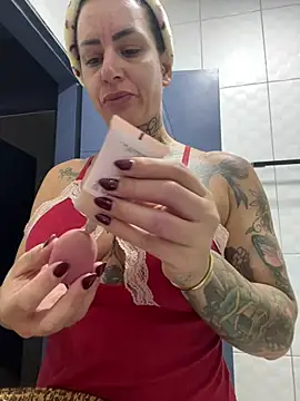 YasmimBrasil online show from 13, 4, 2026