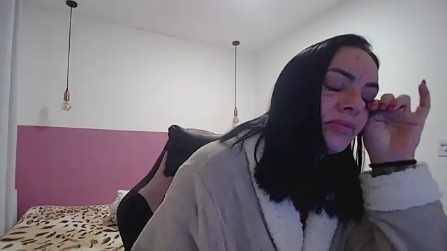 Snapshot of YasmimBrasil chatting on 5, 7, 2026 YasmimBrasil online show from 5, 7, 2026