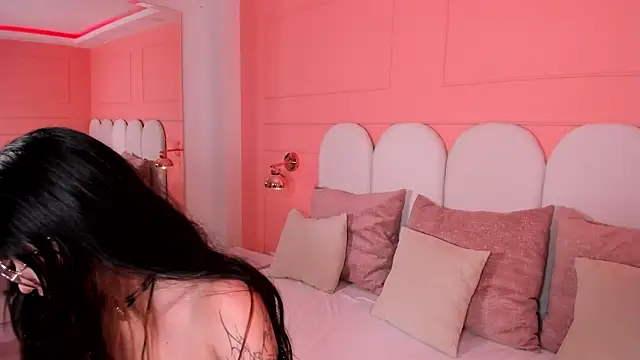 emilly williams  online show from 5, 2, 2025