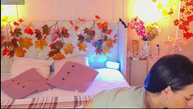 Lolly Neal online show from 11, 11, 2025