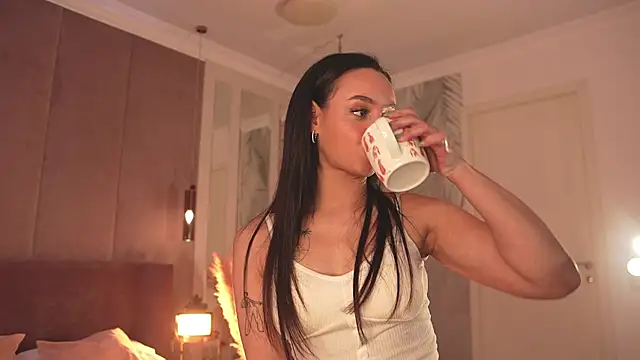 Lolly Neal online show from 5, 3, 2026