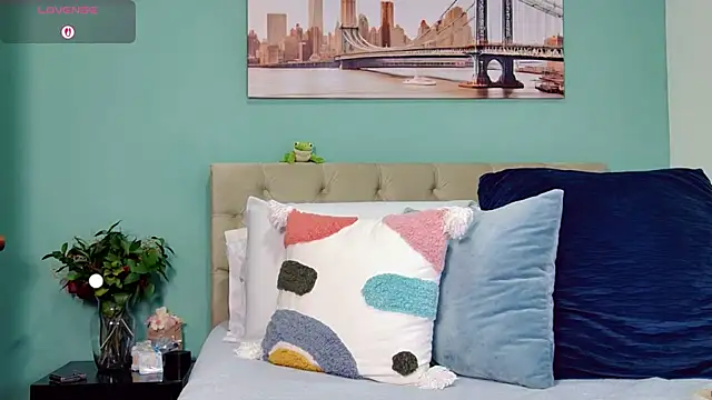 yanella fire online show from 26, 10, 2025