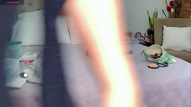 yanella fire online show from 15, 6, 2026