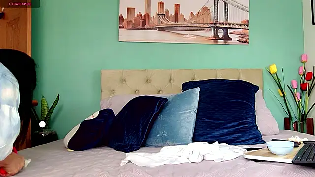 yanella fire online show from 4, 3, 2026