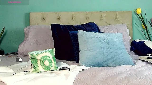 yanella fire online show from 8, 3, 2026