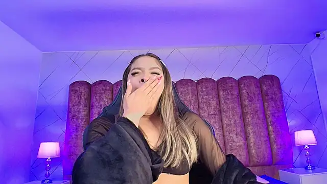 Victoria Adams14 online show from 3, 12, 2025