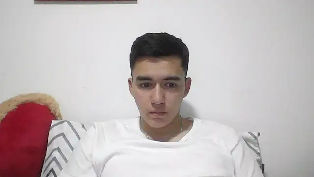 Snapshot of Estebitan_vm chatting on 23, 12, 2025 Estebitan vm online show from 23, 12, 2025