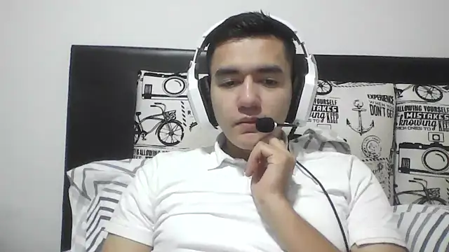 Snapshot of Estebitan_vm chatting on 4, 3, 2026 Estebitan vm online show from 4, 3, 2026