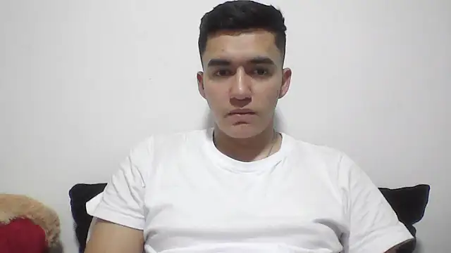 Snapshot of Estebitan_vm chatting on 3, 12, 2025 Estebitan vm online show from 3, 12, 2025