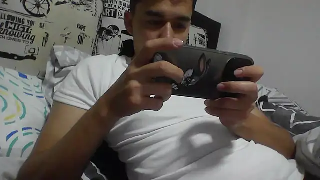 Snapshot of Estebitan_vm chatting on 7, 7, 2026 Estebitan vm online show from 7, 7, 2026