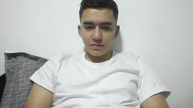 Snapshot of Estebitan_vm chatting on 18, 12, 2025 Estebitan vm online show from 18, 12, 2025