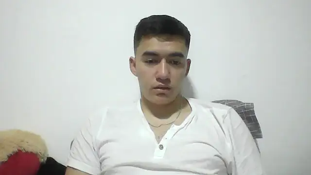 Snapshot of Estebitan_vm chatting on 14, 12, 2025 Estebitan vm online show from 14, 12, 2025