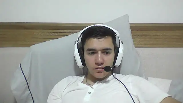 Snapshot of Estebitan_vm chatting on 1, 4, 2026 Estebitan vm online show from 1, 4, 2026