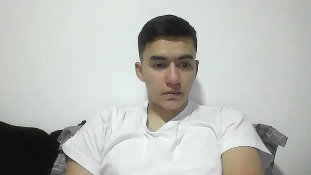 Snapshot of Estebitan_vm chatting on 17, 12, 2025 Estebitan vm online show from 17, 12, 2025