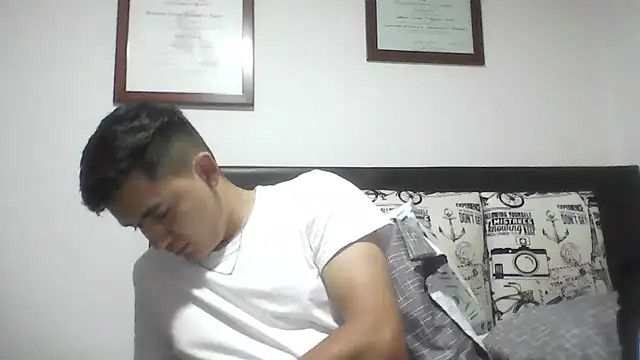 Snapshot of Estebitan_vm chatting on 16, 4, 2026 Estebitan vm online show from 16, 4, 2026