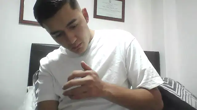 Snapshot of Estebitan_vm chatting on 25, 4, 2026 Estebitan vm online show from 25, 4, 2026