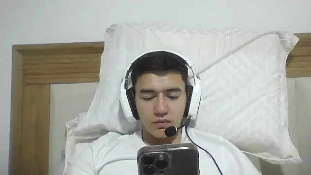 Snapshot of Estebitan_vm chatting on 30, 3, 2026 Estebitan vm online show from 30, 3, 2026