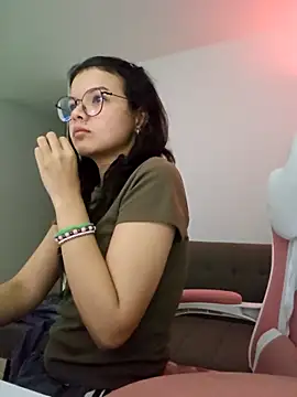 azumiichan online show from 23, 4, 2026