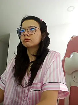azumiichan online show from 25, 4, 2026