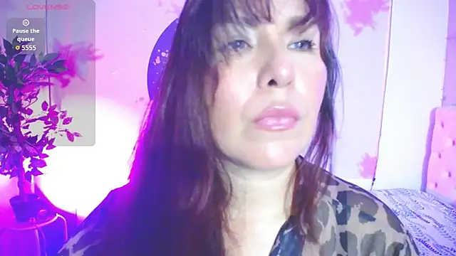 Snapshot of evelyn_mature19 chatting on 26, 9, 2025 evelyn mature19 online show from 26, 9, 2025