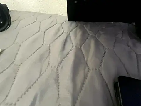 Snapshot of femboyxx69 chatting on 15, 4, 2026 femboyxx69 online show from 15, 4, 2026