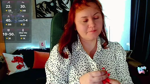 Nikki March online show from 17, 2, 2025