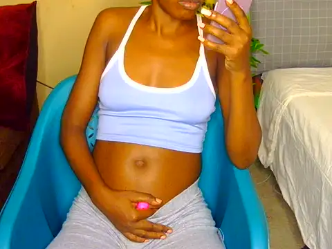 Snapshot of Naughtygal98 chatting on 3, 7, 2026 Naughtygal98 online show from 3, 7, 2026