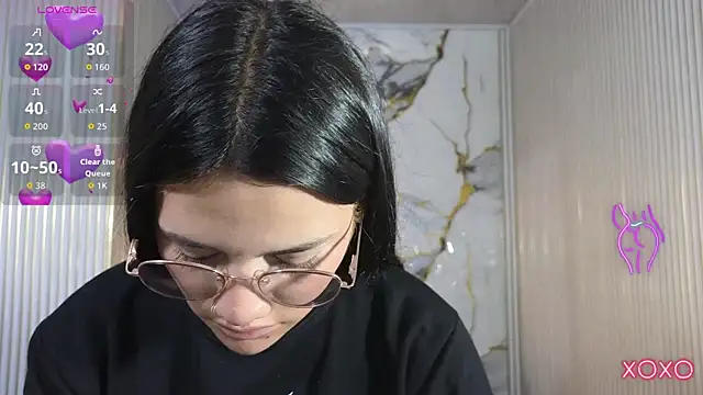Snapshot of Chiara_tay chatting on 14, 4, 2026 Chiara tay online show from 14, 4, 2026