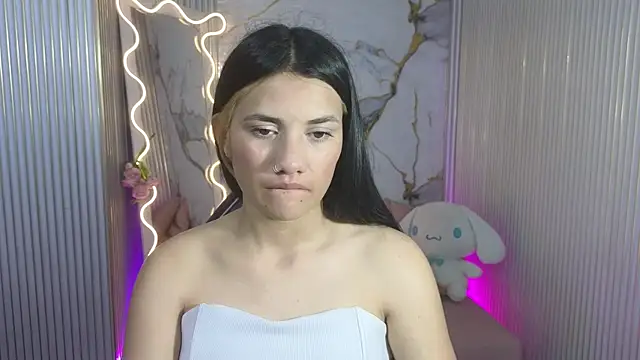 Snapshot of Chiara_tay chatting on 18, 4, 2026 Chiara tay online show from 18, 4, 2026
