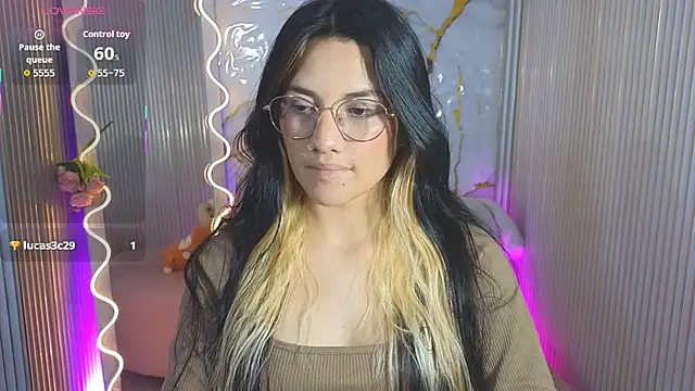 Snapshot of Chiara_tay chatting on 23, 4, 2026 Chiara tay online show from 23, 4, 2026