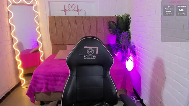 Snapshot of Chiara_tay chatting on 21, 10, 2025 Chiara tay online show from 21, 10, 2025