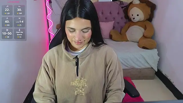 Snapshot of Chiara_tay chatting on 2, 11, 2025 Chiara tay online show from 2, 11, 2025