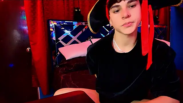 Luke Howland online show from 4, 2, 2026