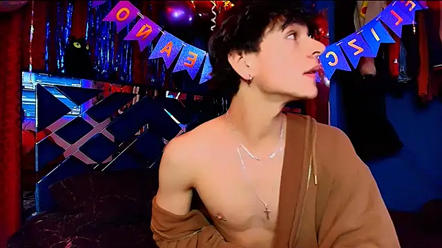 Snapshot of Luke_Howland chatting on 14, 11, 2025 Luke Howland online show from 14, 11, 2025