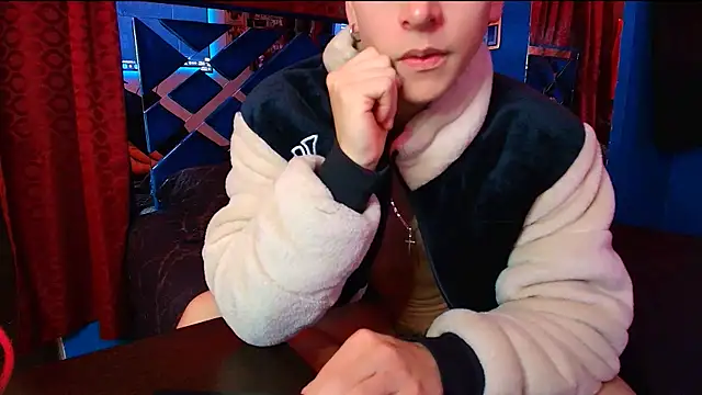 Snapshot of Luke_Howland chatting on 6, 11, 2025 Luke Howland online show from 6, 11, 2025