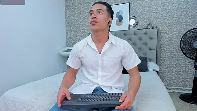 Bryson Collins  online show from 9, 9, 2025
