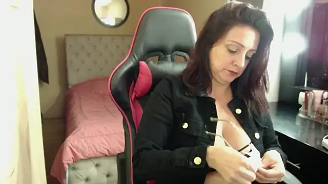 Carol Scottt online show from 27, 2, 2026