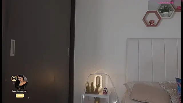 Snapshot of Madison_evans1 chatting on 26, 11, 2025 Madison evans1 online show from 26, 11, 2025