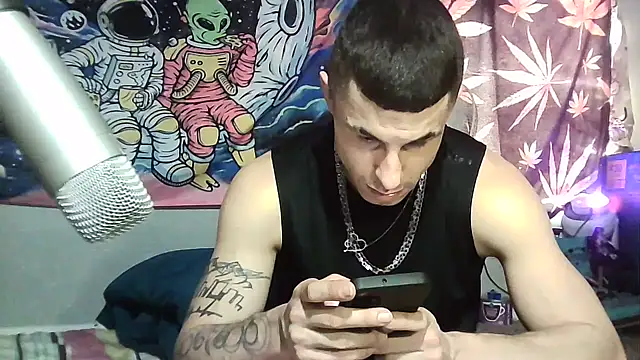 Snapshot of --D-a-D-D-y- chatting on 13, 10, 2025 --D-a-D-D-y- online show from 13, 10, 2025